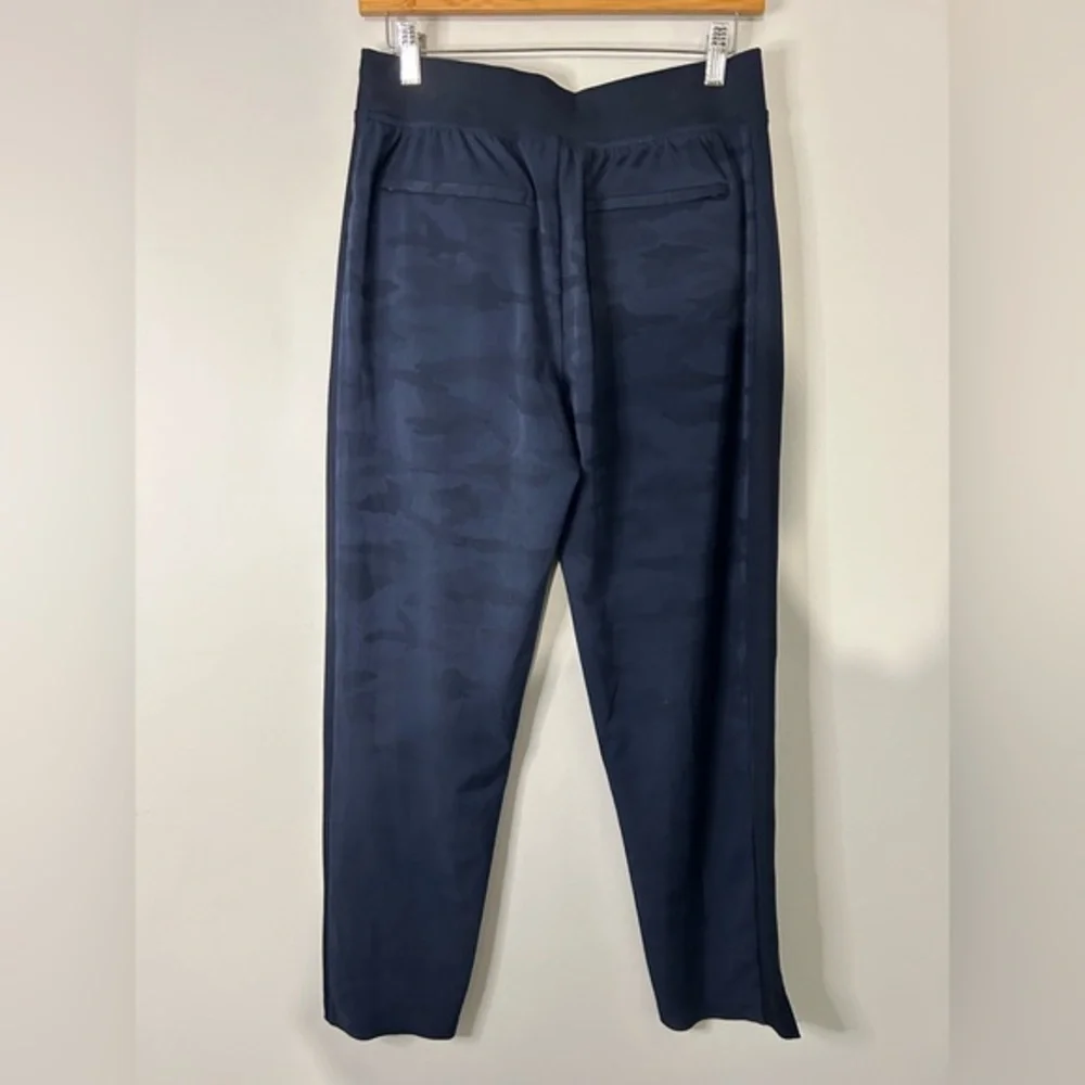 Athleta‎ Brooklyn Navy Blue Camo Printed Pants